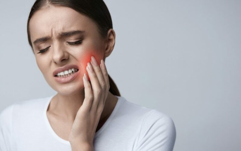 10 اسباب لألم الاسنان المفاجئ Tops Arabia